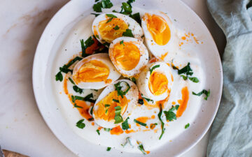 Joghurt-Kräuter-Eier Rezeptbild