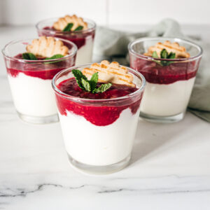 Himbeer-Schmand-Dessert