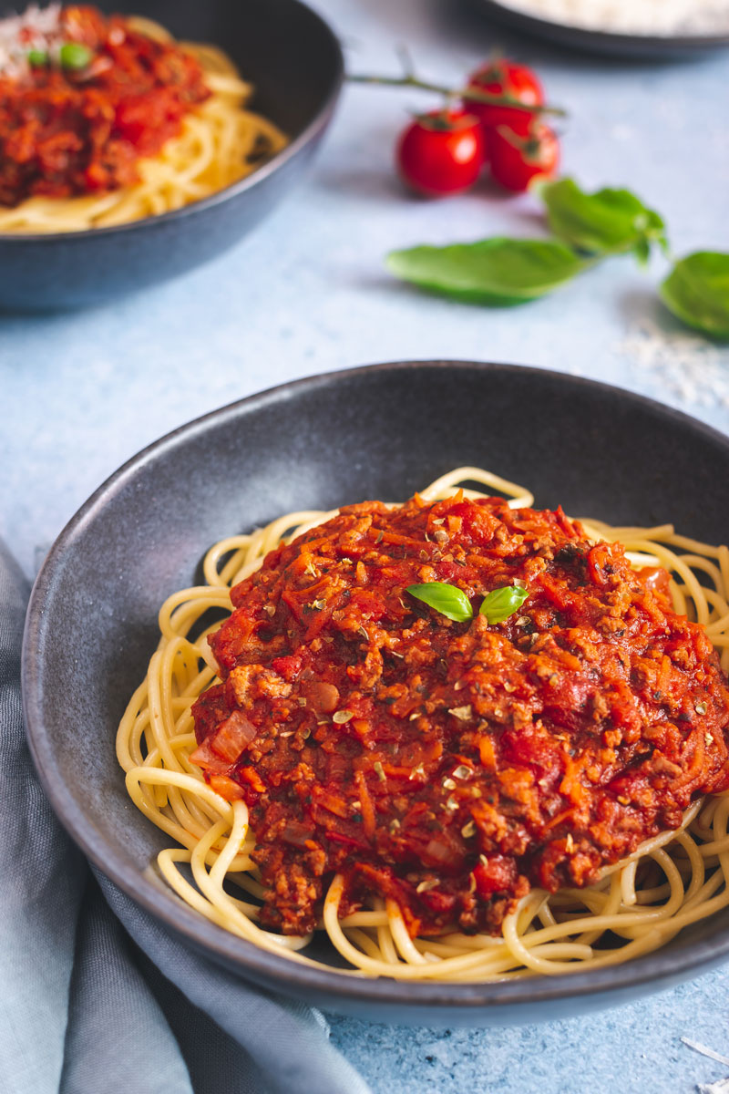 Spaghetti mit Bolognese in einem Teller