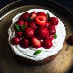 Schneller Erdbeerkuchen mit Sahnecreme