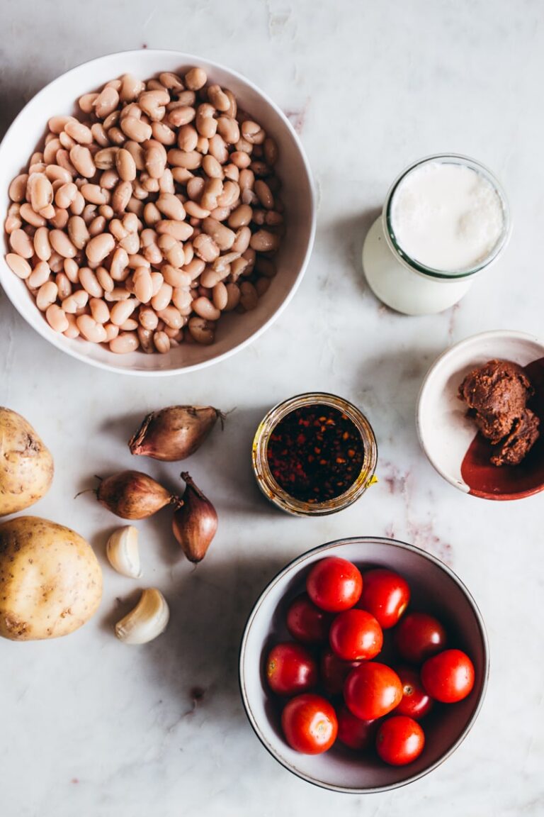 Miso-Bohnen-Suppe mit gerösteten Tomaten – twopotatoes.de