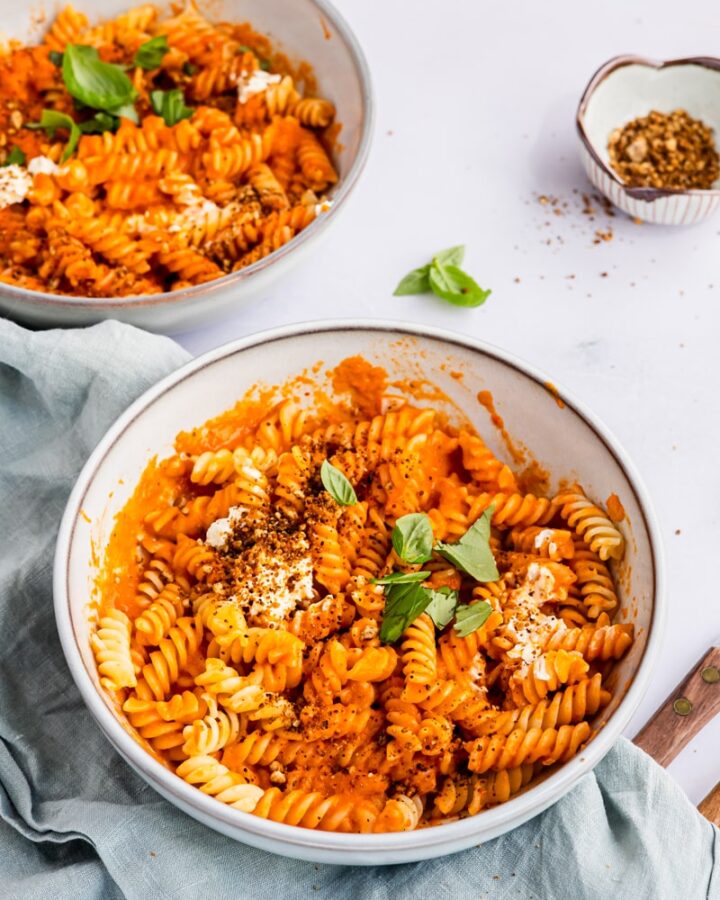 Nudeln mit Paprikasauce