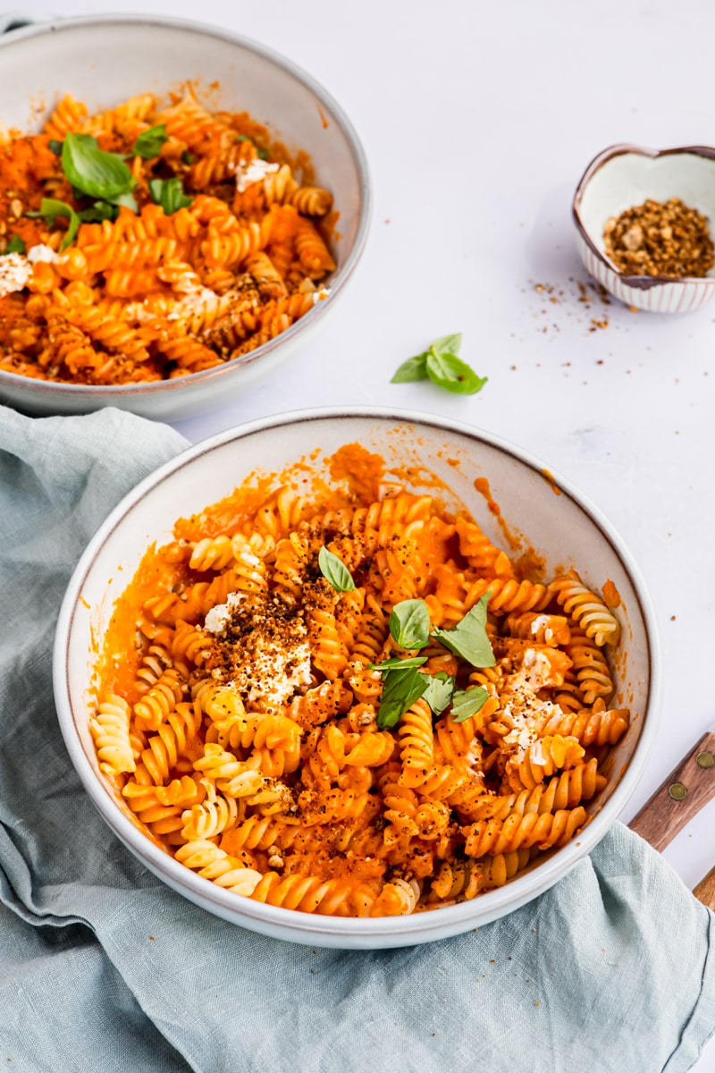 Nudeln mit Paprikasauce