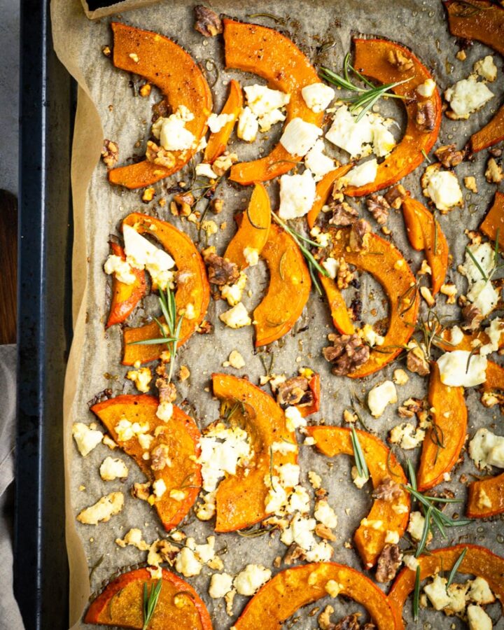 Ofenkürbis mit Feta und Walnüssen