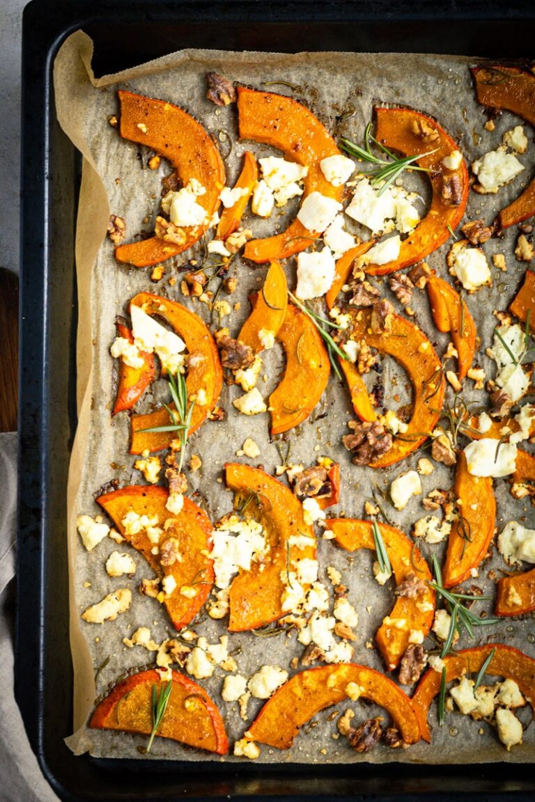 Ofenkürbis mit Feta und Walnüssen