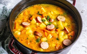 Möhreneintopf klassisch mit Mettenden