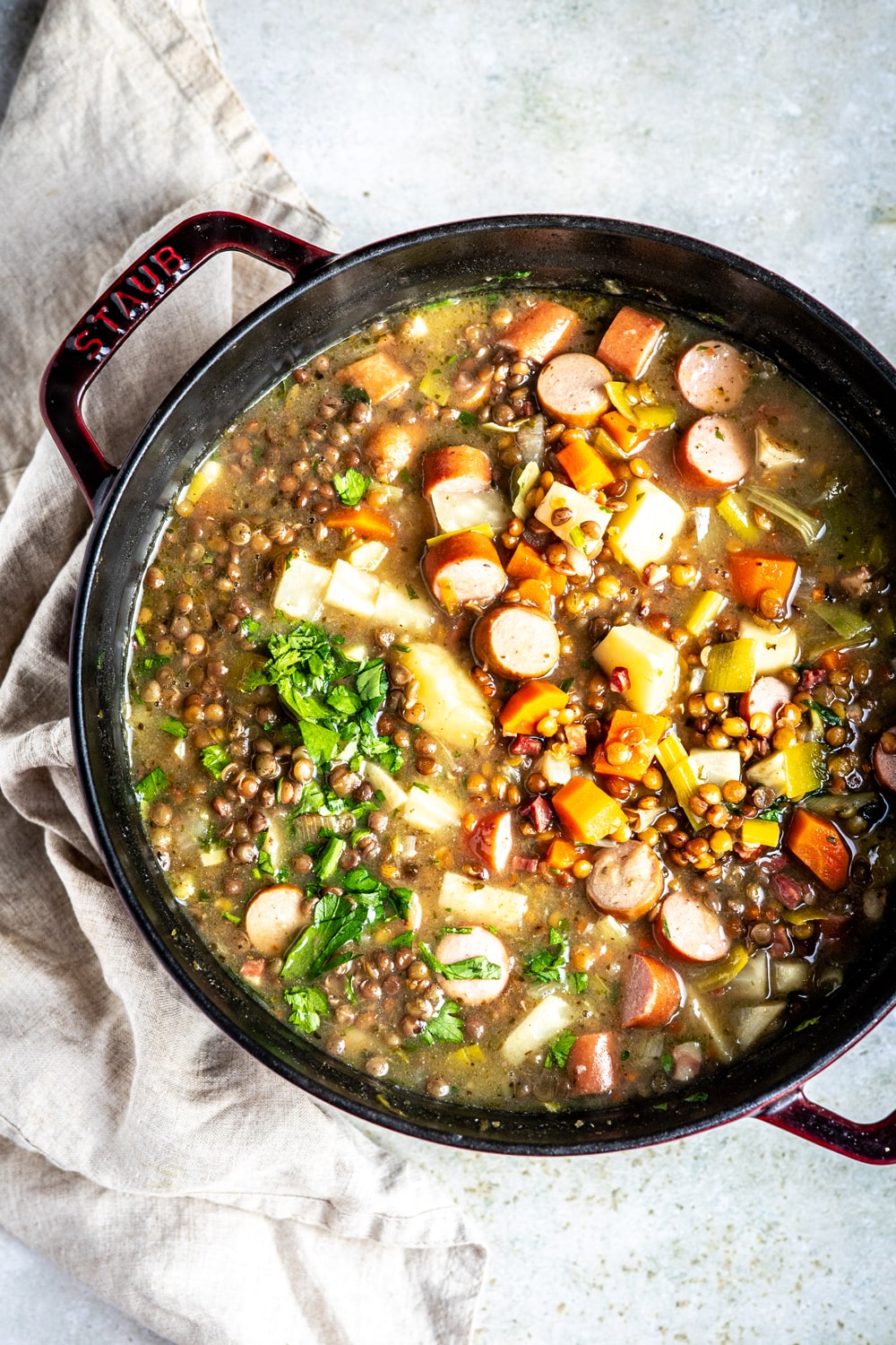 Linsensuppe von oben fotografiert