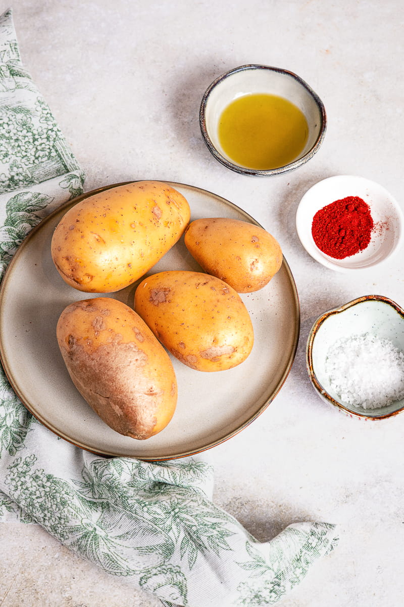 Zutaten für Bratkartoffeln aus der Heißluftfritteuse