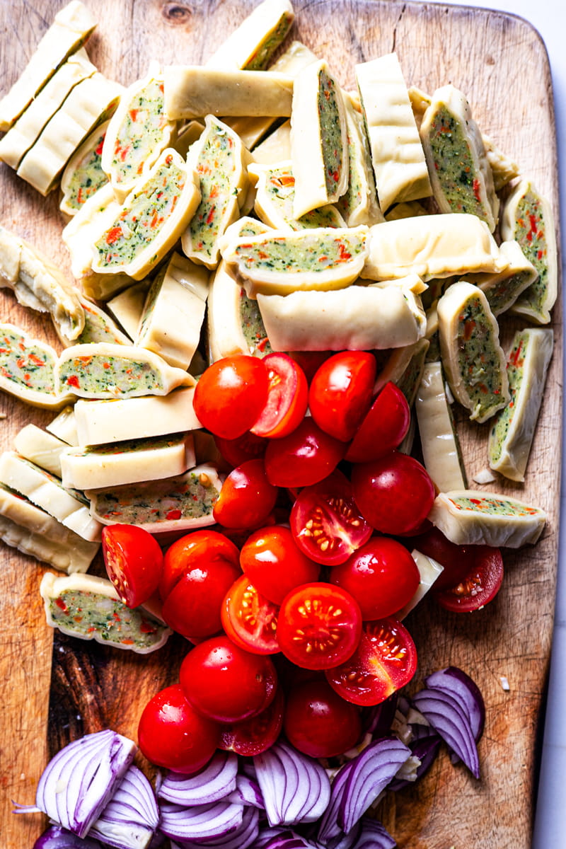 Zutaten Maultaschen-Pfanne vorbereitet