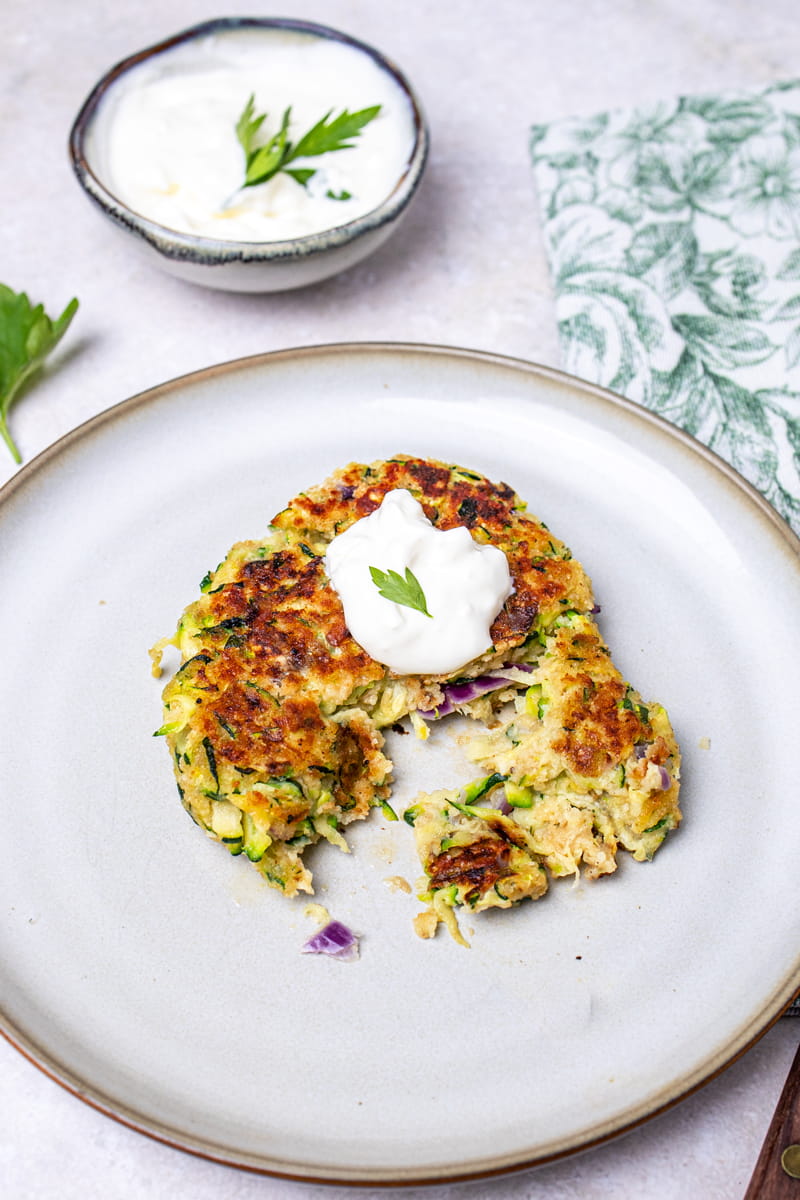 Ein Puffer mit Joghurt-Dip