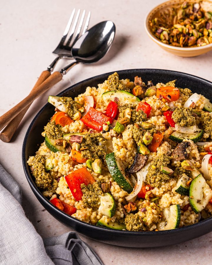 Hirsesalat mit Ofengemüse und Pesto